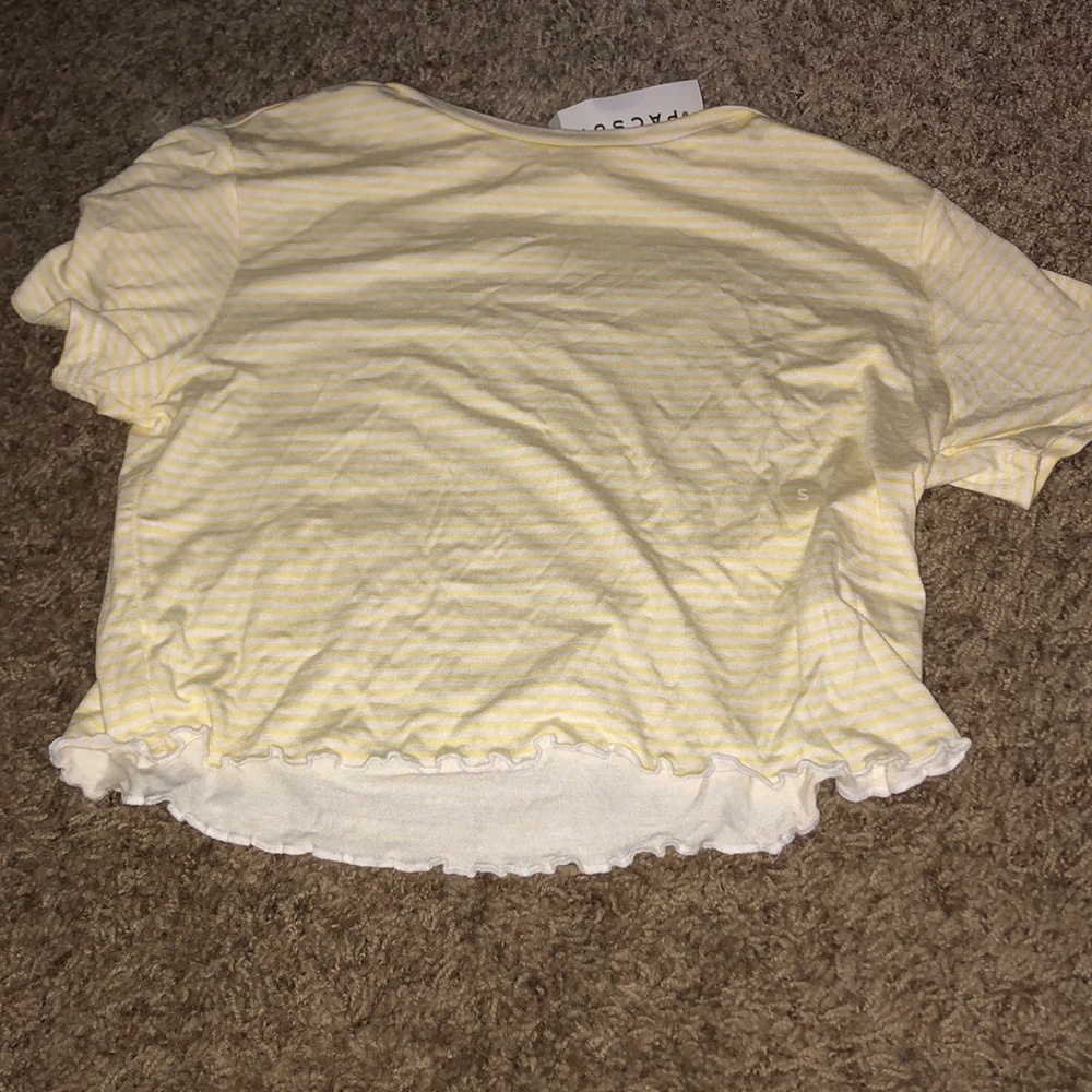 Yellow stripped crop top!